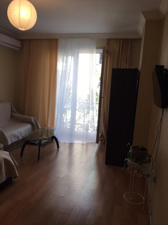 Nina'S Apartment On Gorgasali Batumi Exterior foto